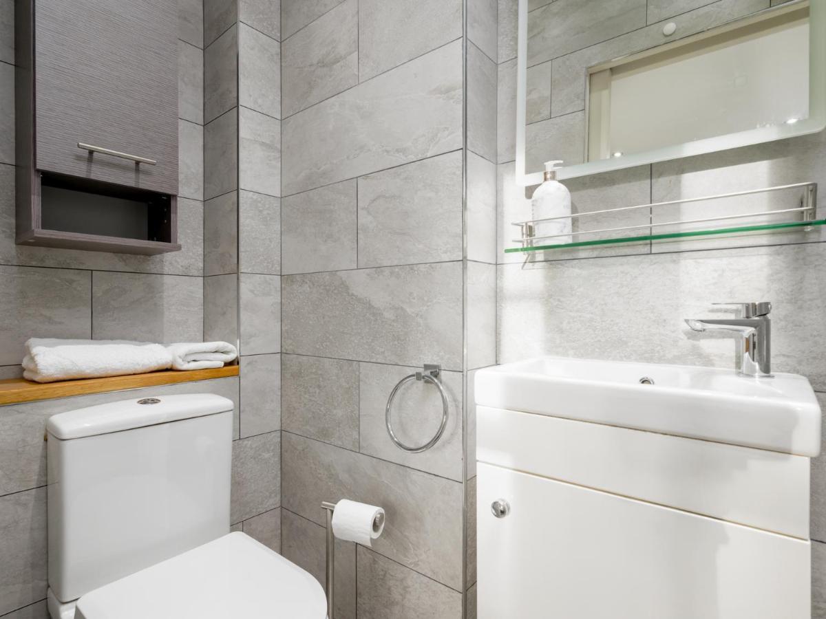 Pass The Keys Historic Ramsay Garden Apt With Balcony Views Édimbourg Extérieur photo