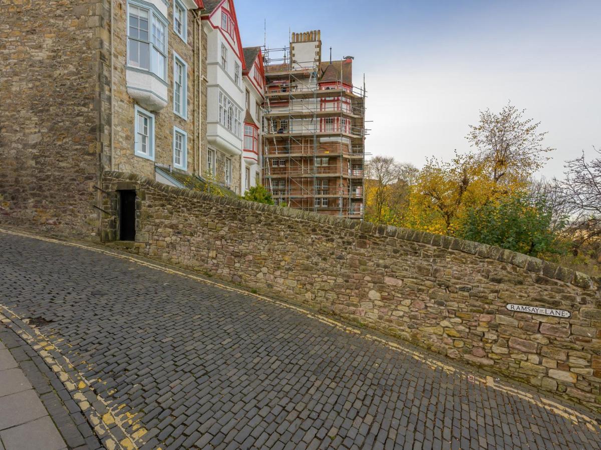 Pass The Keys Historic Ramsay Garden Apt With Balcony Views Édimbourg Extérieur photo