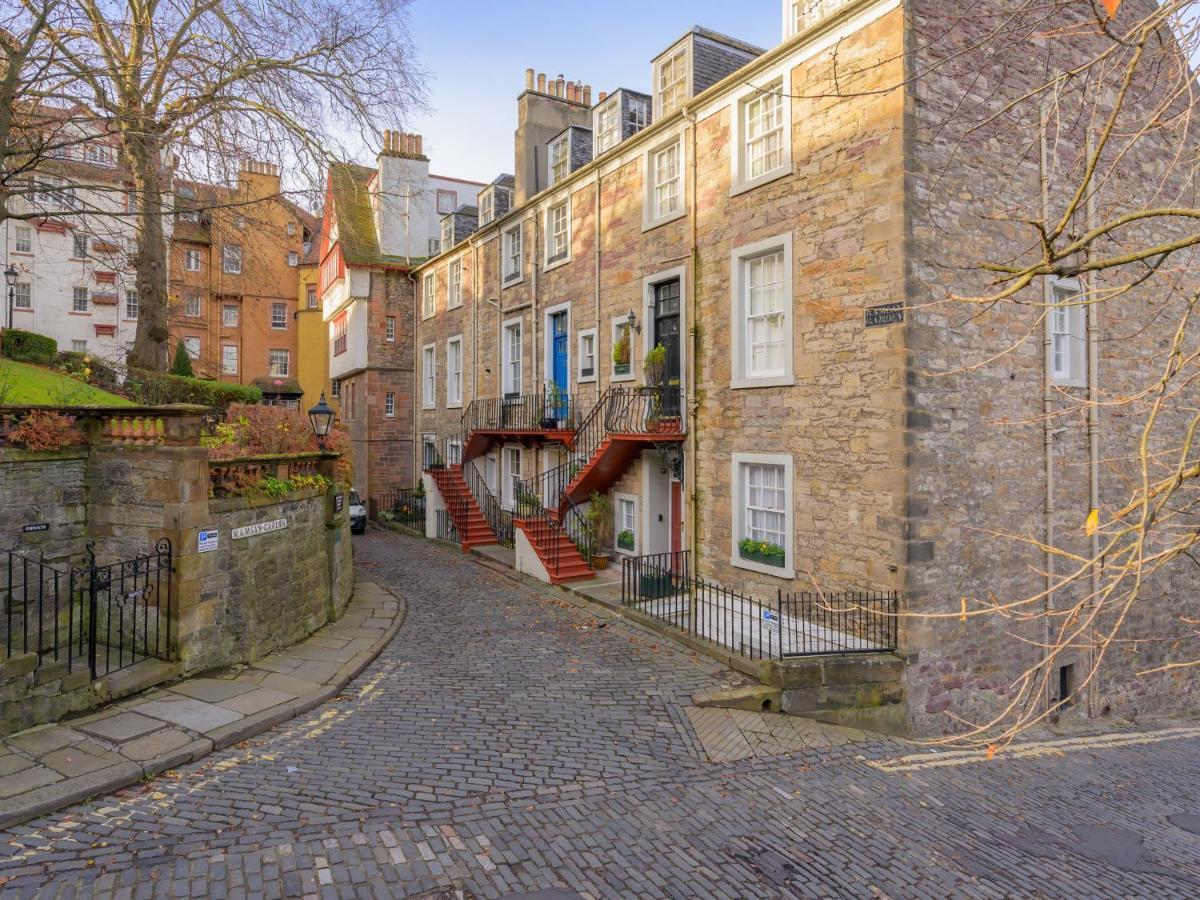 Pass The Keys Historic Ramsay Garden Apt With Balcony Views Édimbourg Extérieur photo