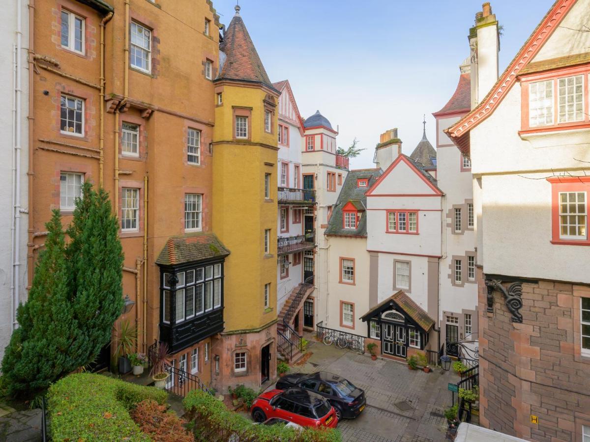 Pass The Keys Historic Ramsay Garden Apt With Balcony Views Édimbourg Extérieur photo