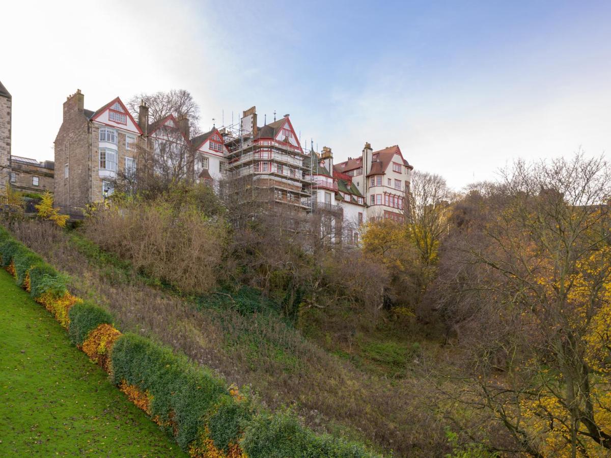 Pass The Keys Historic Ramsay Garden Apt With Balcony Views Édimbourg Extérieur photo