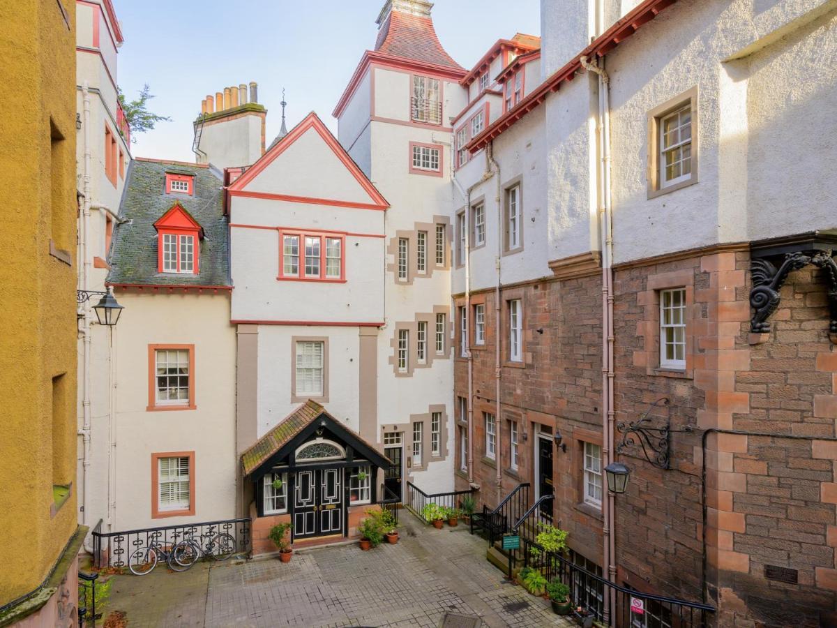 Pass The Keys Historic Ramsay Garden Apt With Balcony Views Édimbourg Extérieur photo